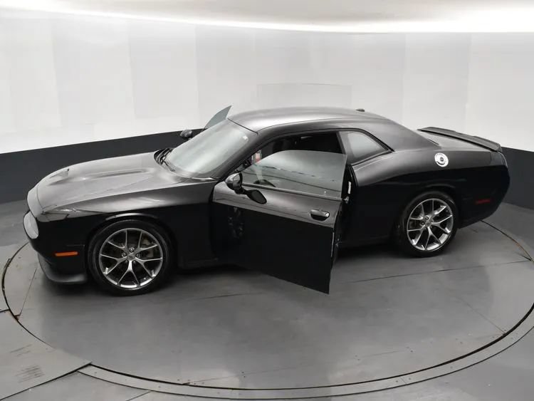 Used 2022 Dodge Challenger GT RWD image 7