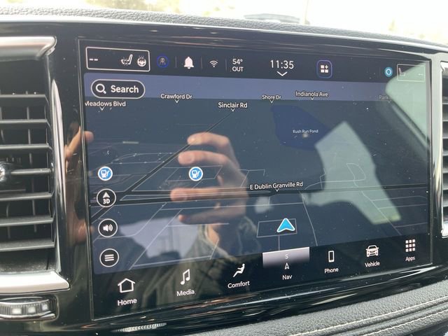 Used 2022 Chrysler Pacifica Limited w/ Uconnect Theater Family Group FWD image 18