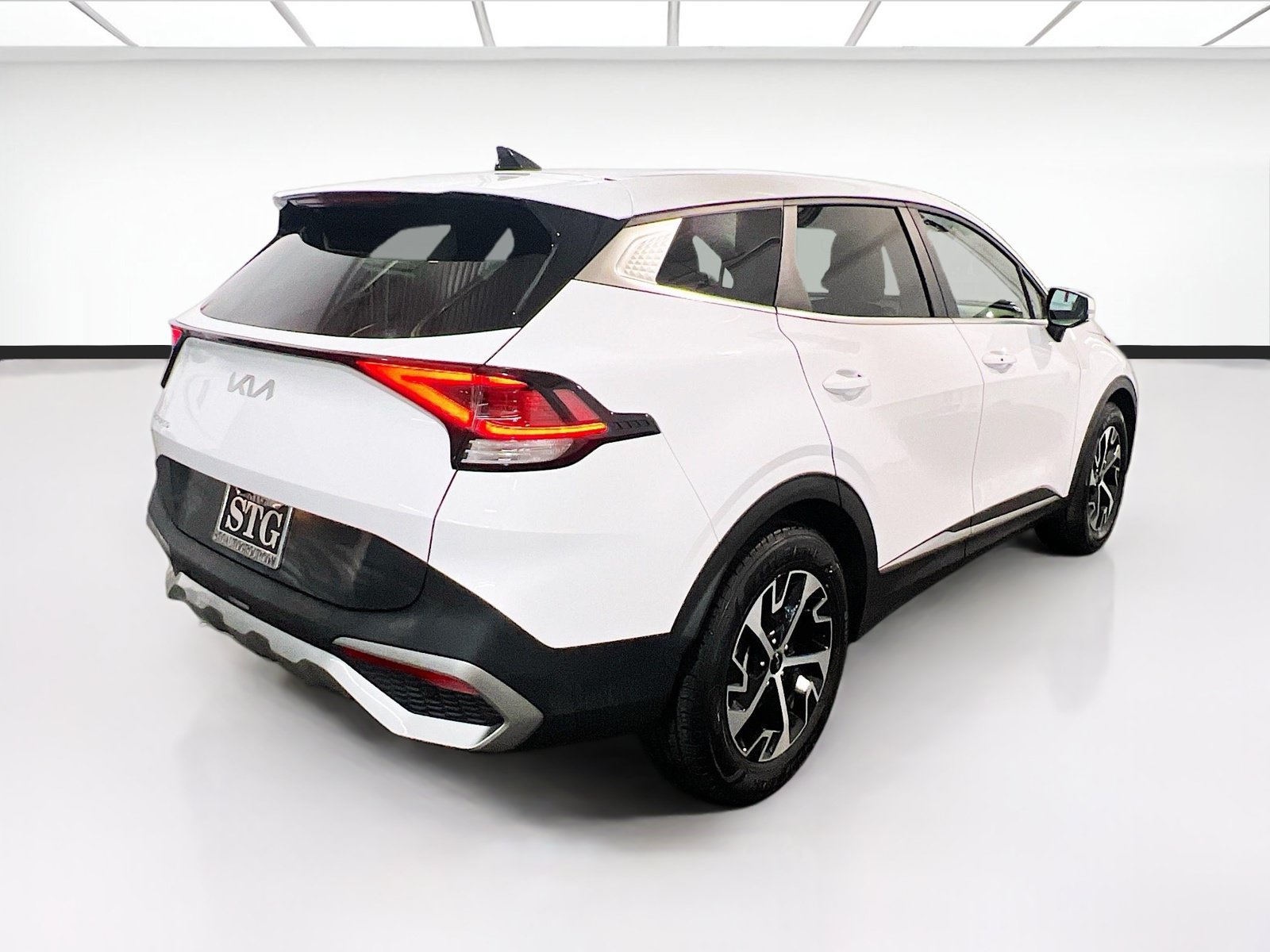 Used 2023 Kia Sportage EX FWD image 4