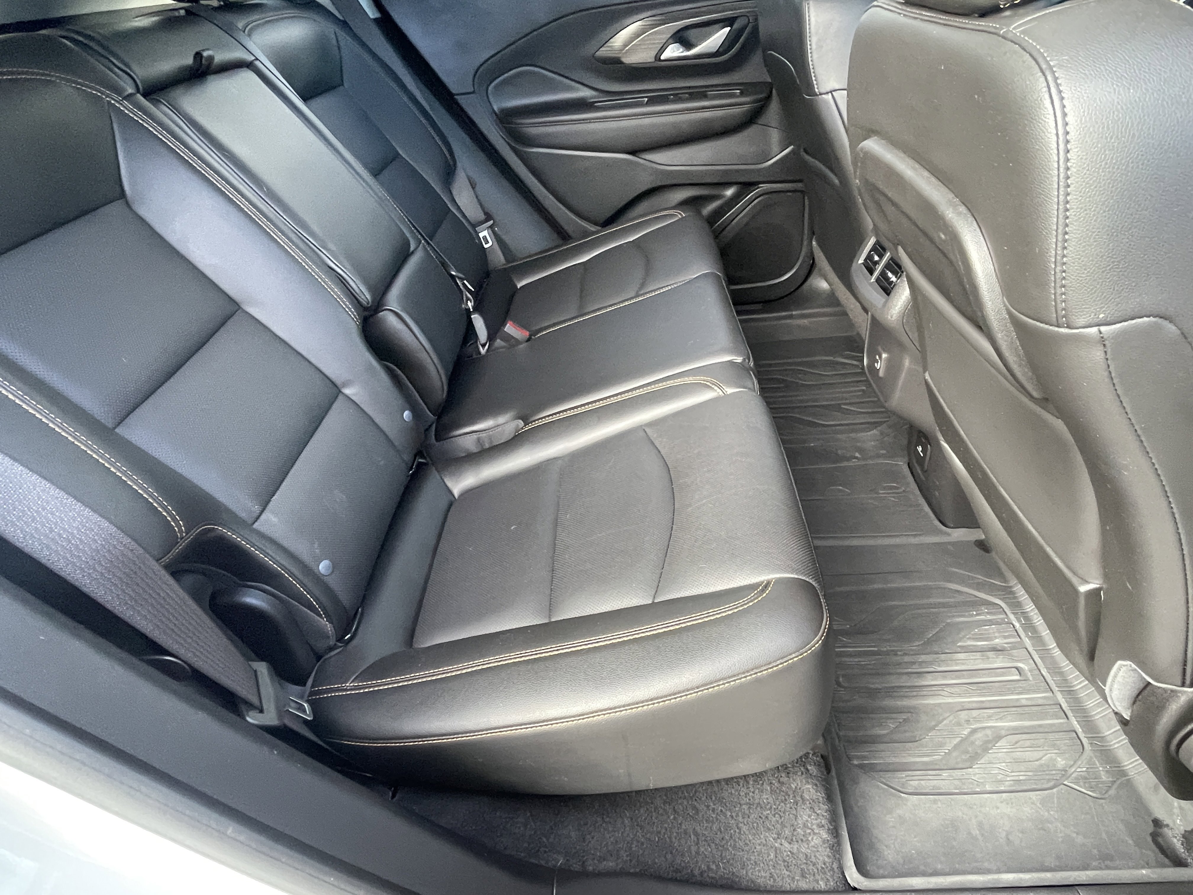 Used 2021 GMC Terrain SLT image 13