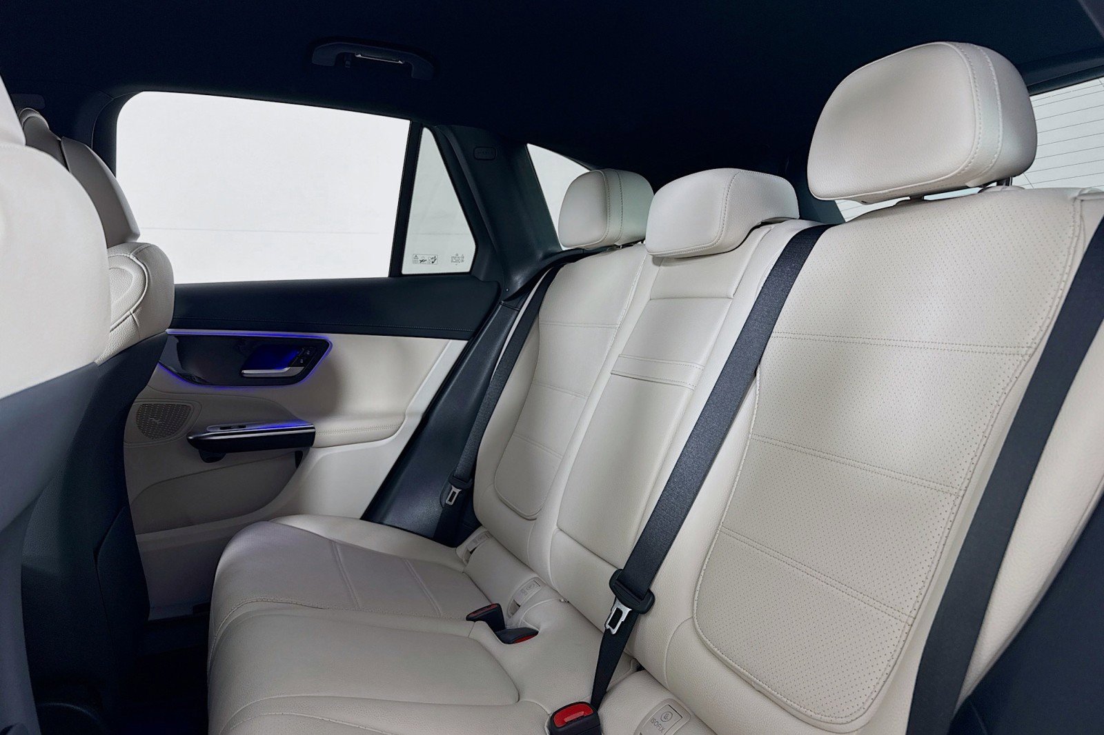 Certified 2025 Mercedes-Benz GLC 300 image 8