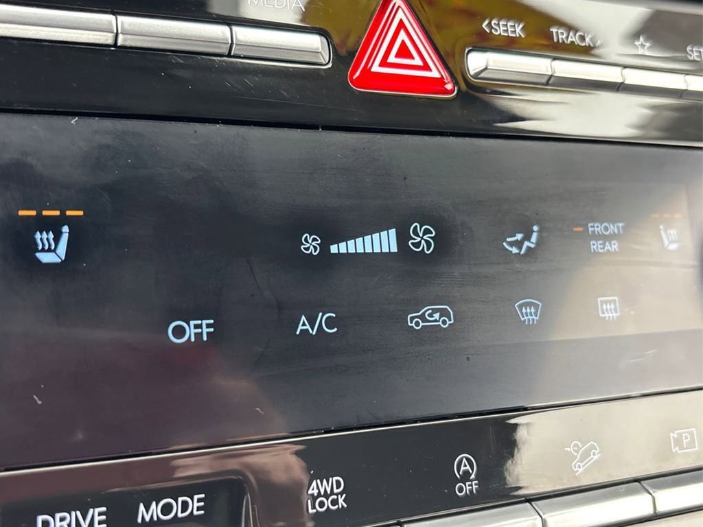 Used 2025 Hyundai Santa Fe SEL AWD/4WD image 34