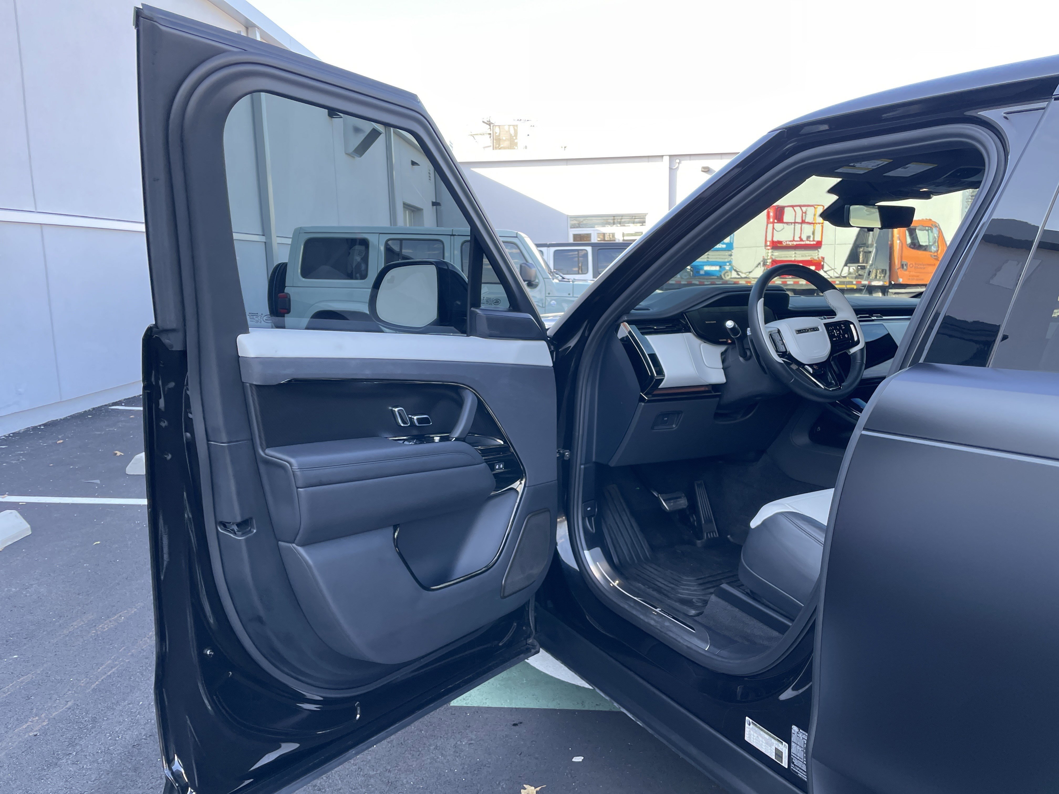 Used 2024 Land Rover Range Rover Sport image 37