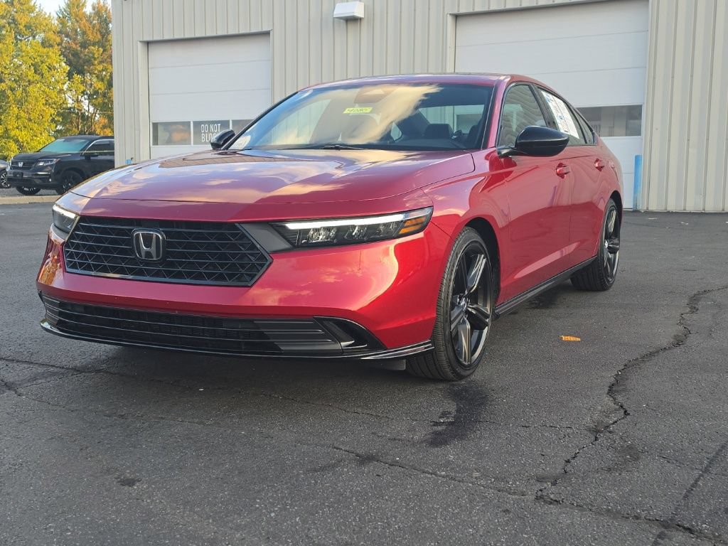 Used 2025 Honda Accord Sport image 3