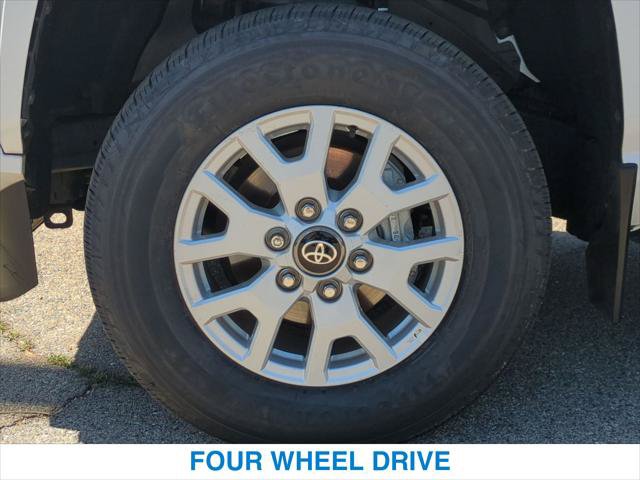 Used 2024 Toyota Tacoma SR5 AWD/4WD image 11
