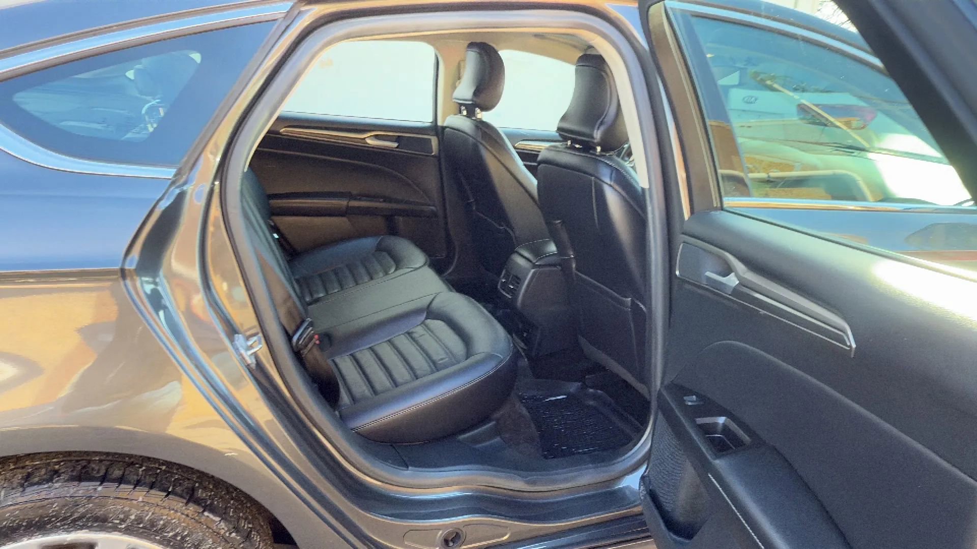 Used 2018 Ford Fusion Energi SE image 26