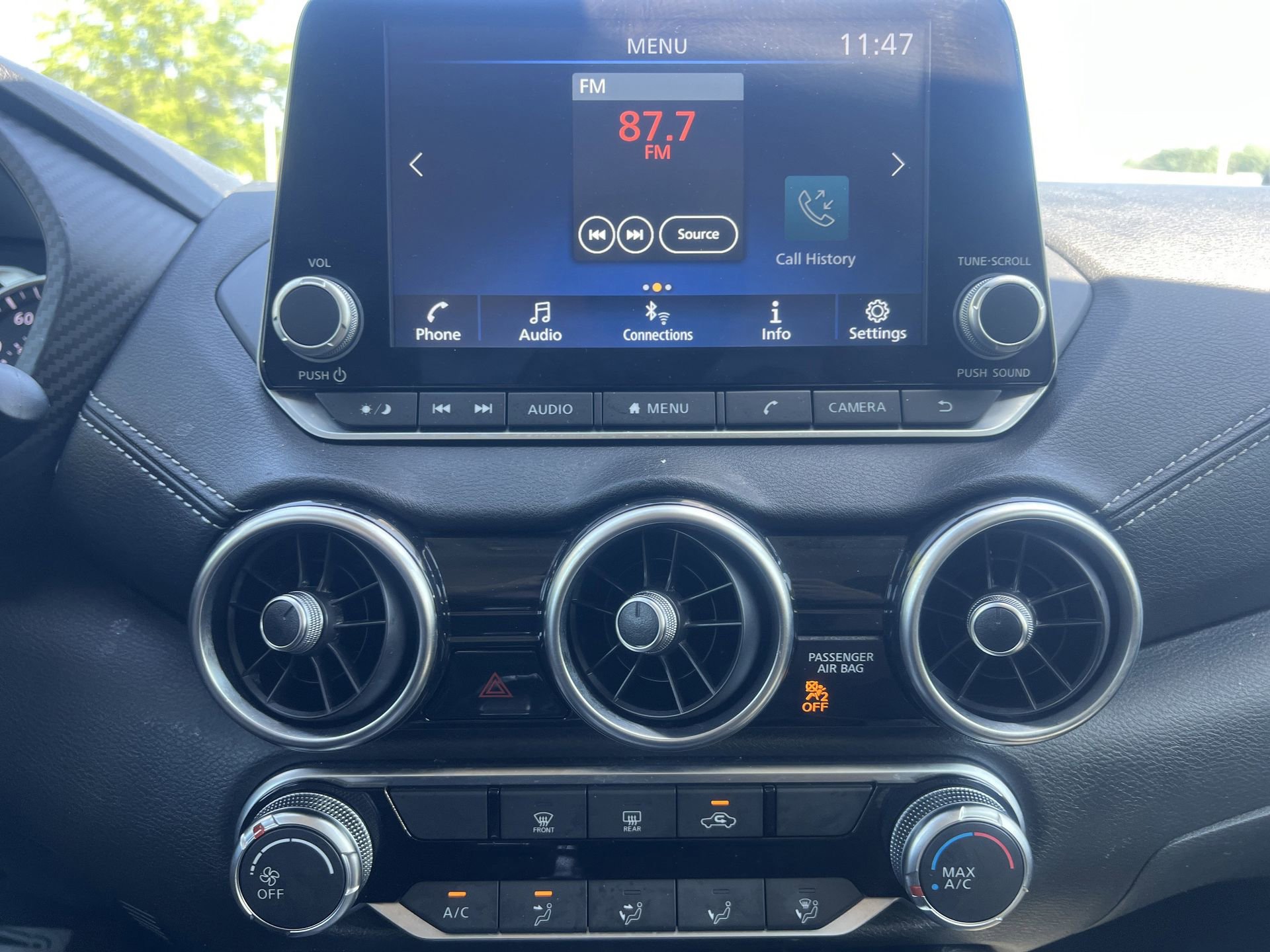 Used 2024 Nissan Sentra SV FWD image 5