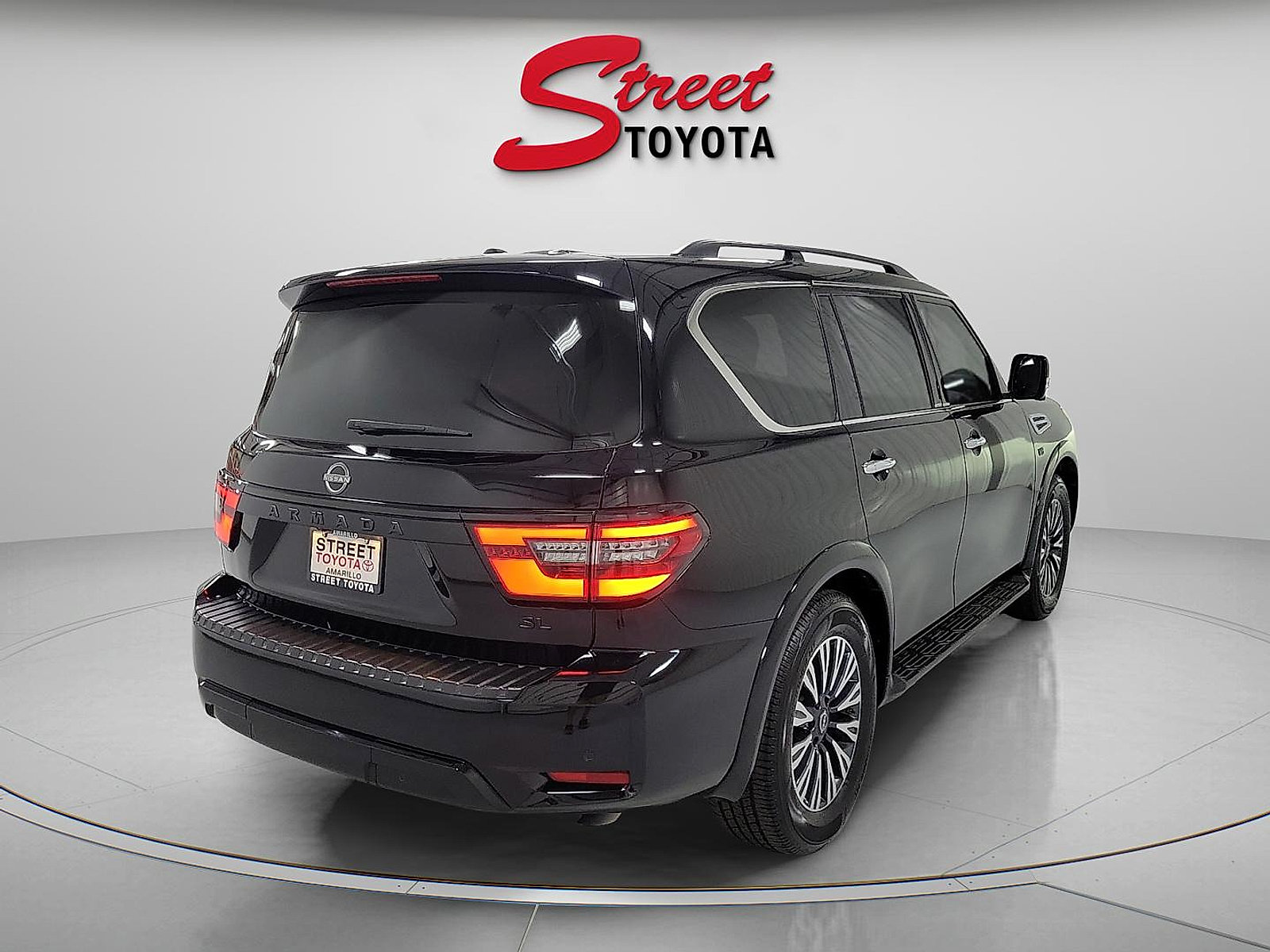 Used 2022 Nissan Armada SL w/ Midnight Edition Package RWD image 4