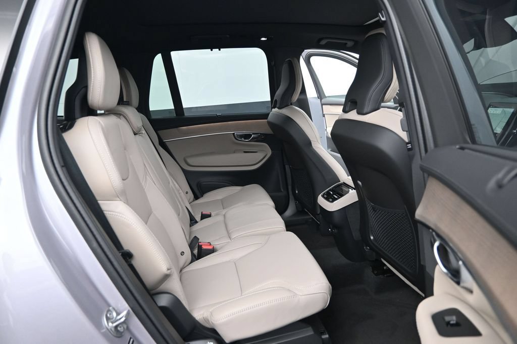 New 2026 Volvo XC90 B6 Ultra w/ Protection Package Premier AWD/4WD image 17