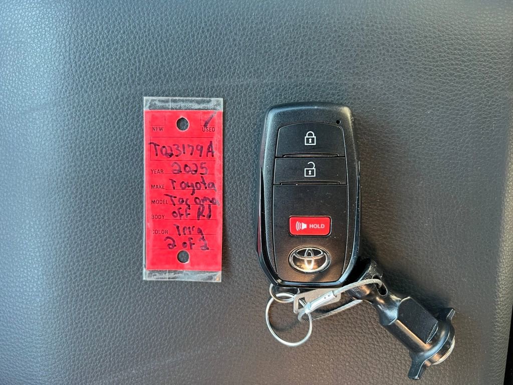 Used 2025 Toyota Tacoma TRD Off-Road image 28