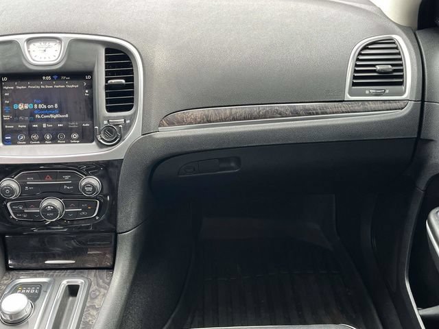 Used 2023 Chrysler 300 Touring L w/ Comfort Group RWD image 18