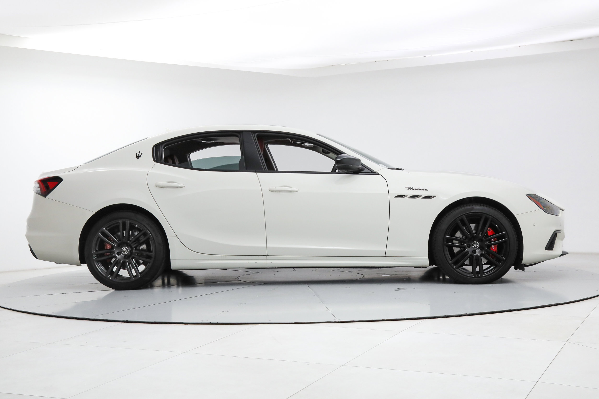 Used 2023 Maserati Ghibli Modena RWD image 6