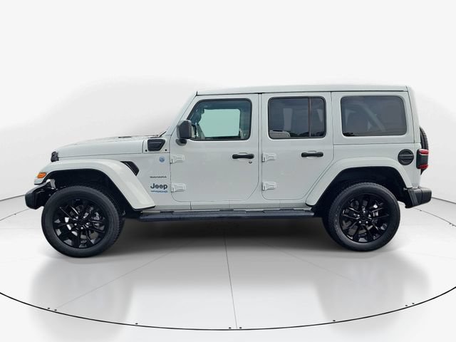 Used 2022 Jeep Wrangler Unlimited Sahara w/ Cold Weather Group AWD/4WD image 8