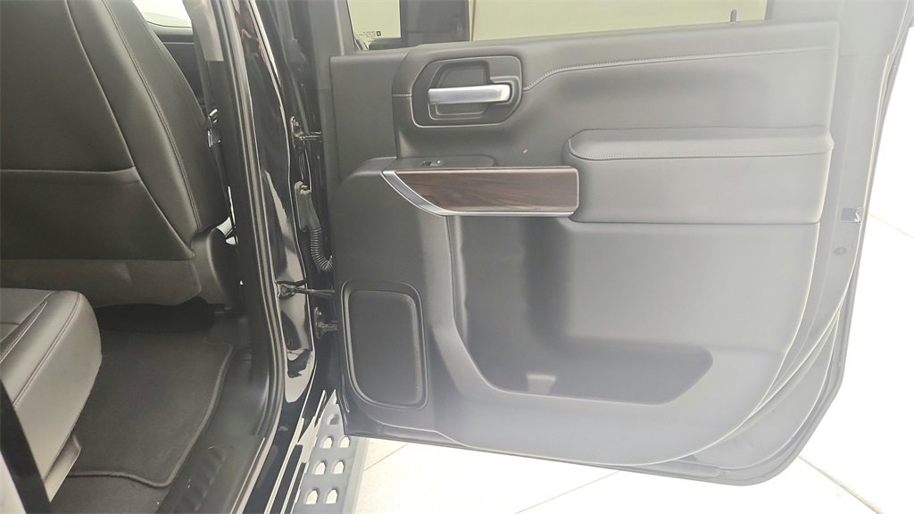 Used 2021 GMC Sierra 3500 SLT w/ SLT Convenience Package image 29