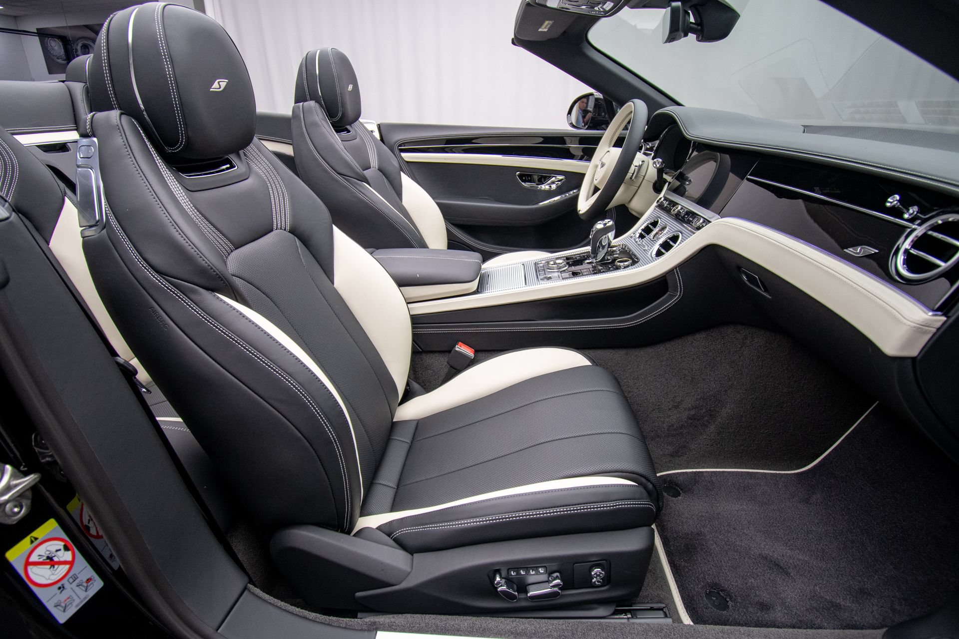 New 2026 Bentley Continental GTC AWD/4WD image 22