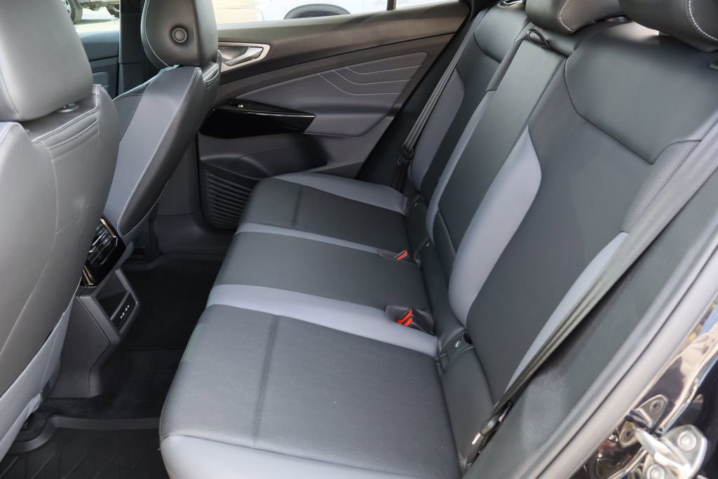 Used 2024 Volkswagen ID.4 S image 23
