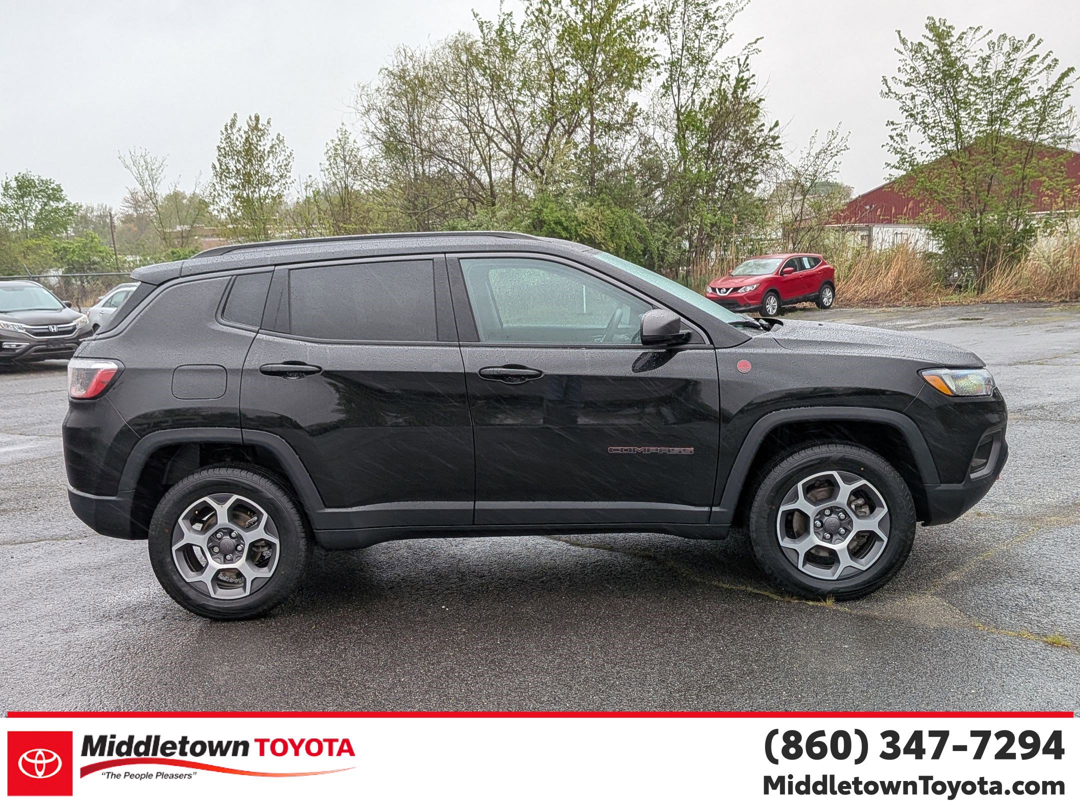 Used 2022 Jeep Compass Trailhawk AWD/4WD image 2