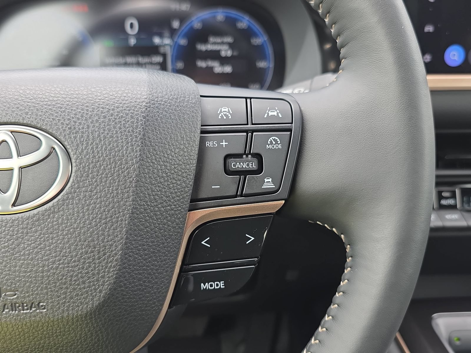 Used 2026 Toyota Crown AWD/4WD image 17