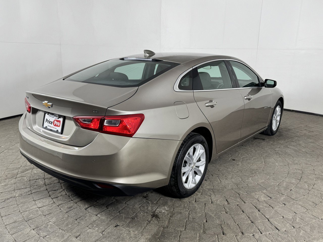 Used 2025 Chevrolet Malibu LT image 6