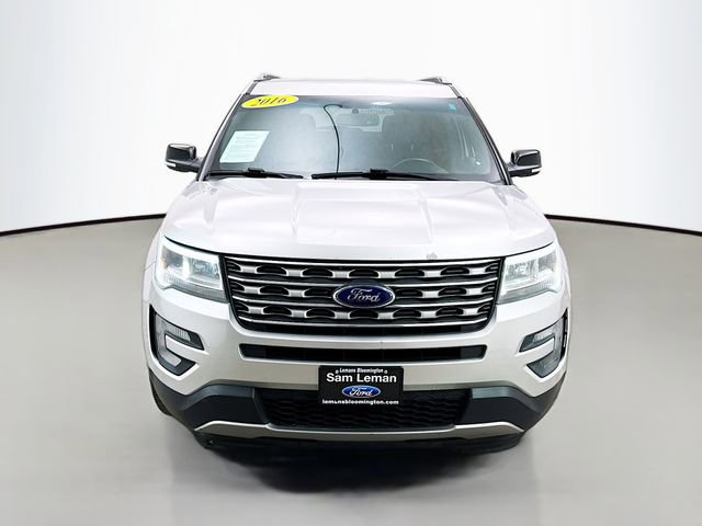Used 2016 Ford Explorer XLT w/ Equipment Group 201A image 2