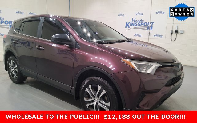 Used 2018 Toyota RAV4 LE video 1