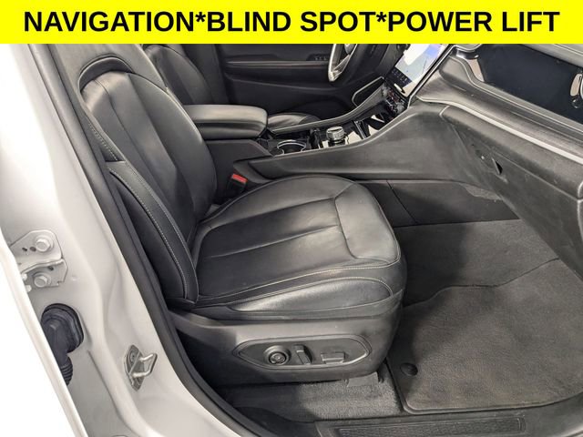 Used 2022 Jeep Grand Cherokee L Limited w/ Black Appearance Package image 38