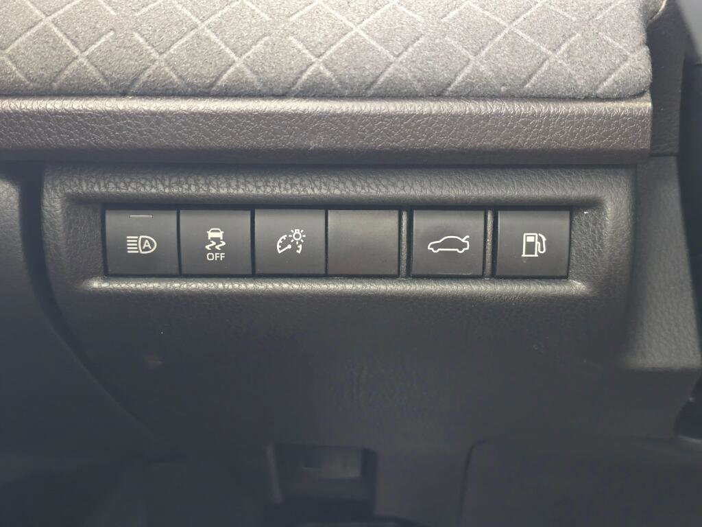 Used 2025 Toyota Camry XLE FWD image 26