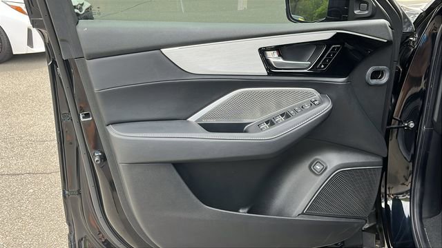 Used 2024 Acura MDX SH-AWD w/ Technology Package image 9