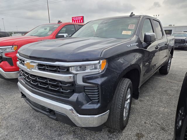 Used 2024 Chevrolet Silverado 1500 LT AWD/4WD image 3
