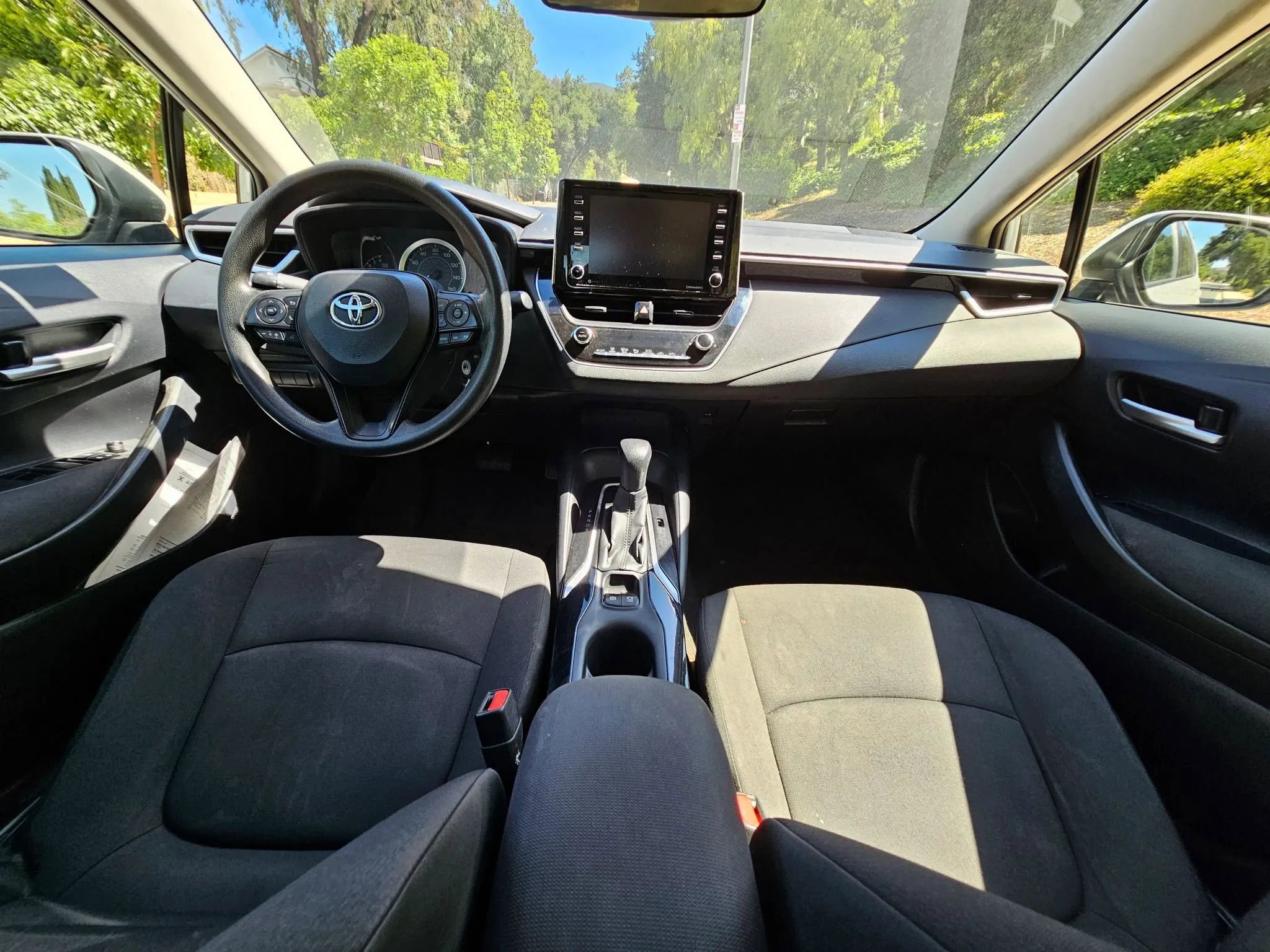 Used 2021 Toyota Corolla LE image 23