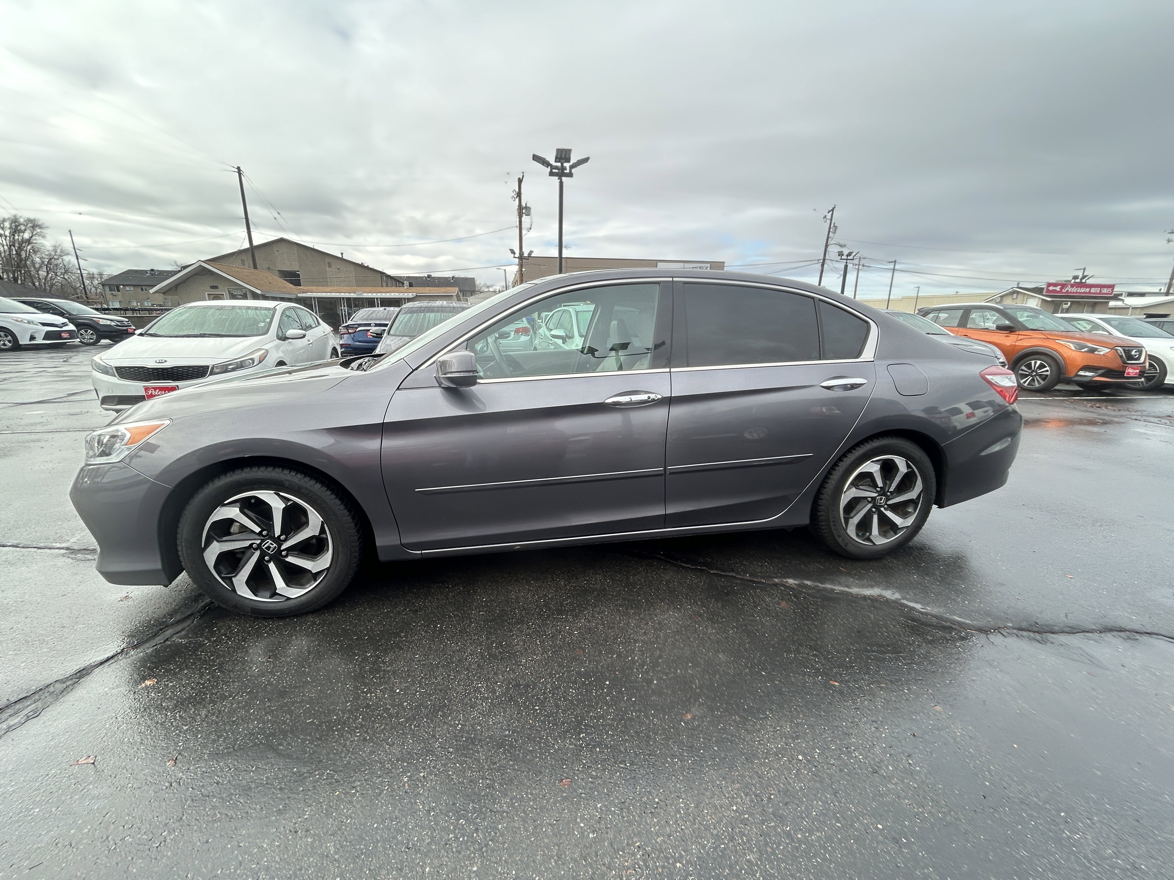 Used 2017 Honda Accord EX-L image 8