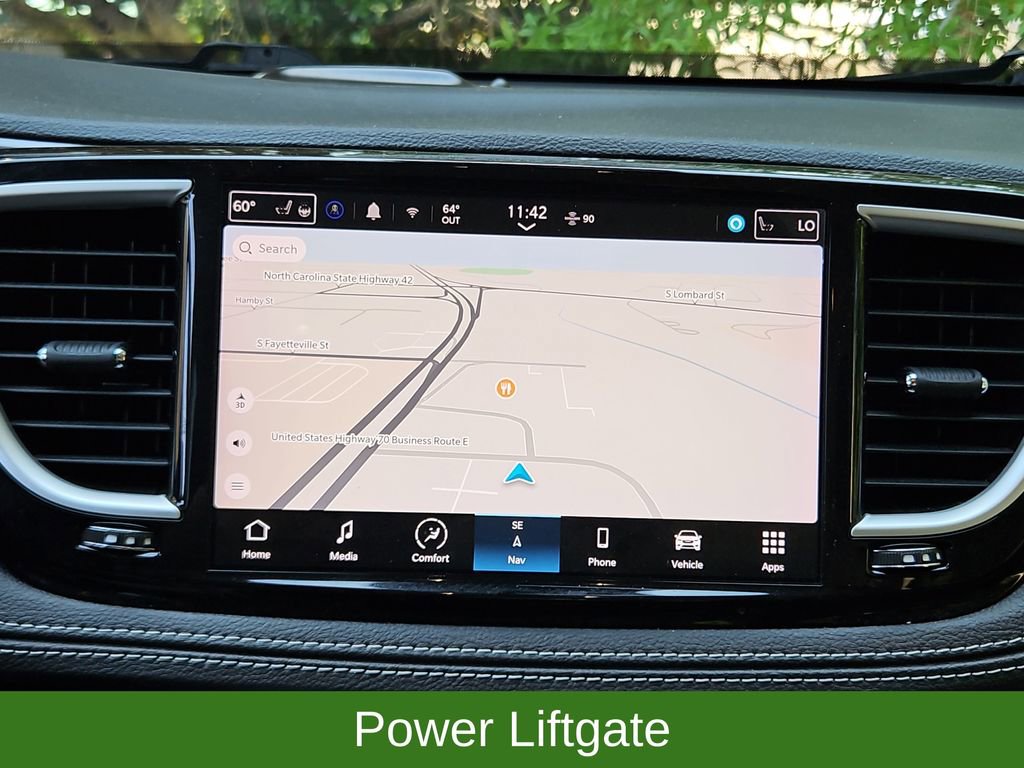 Used 2022 Chrysler Pacifica Touring-L w/ Uconnect Theater Family Group FWD image 19