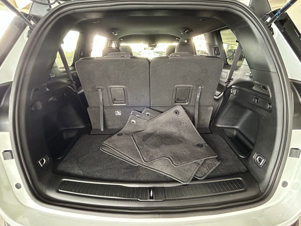 Used 2025 Jeep Grand Cherokee L Laredo image 44