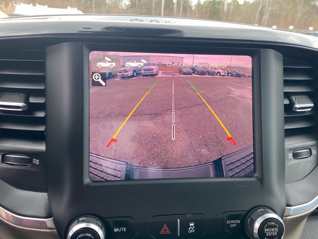 Used 2019 RAM 2500 Laramie w/ Black Appearance Package image 17