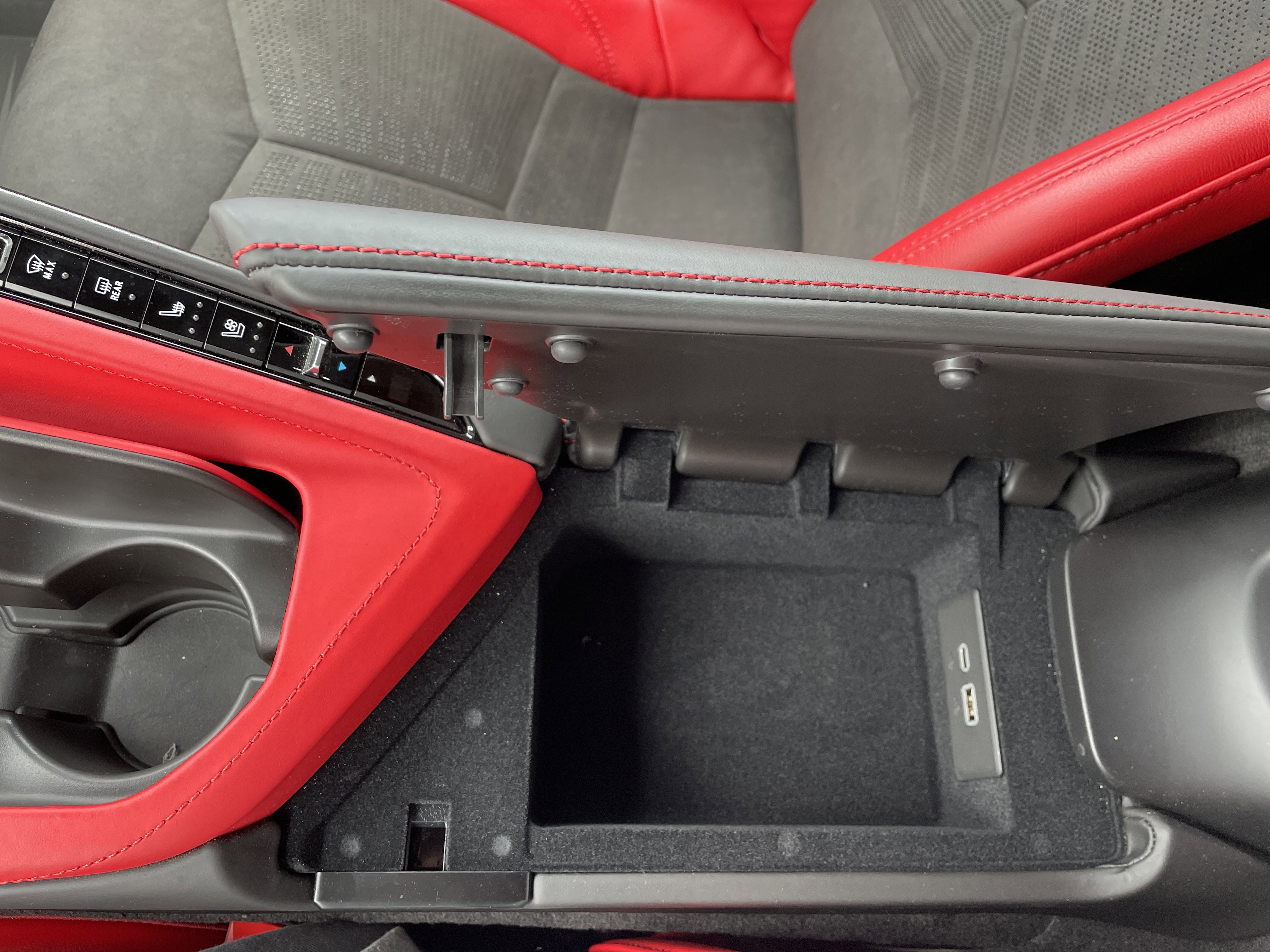 Certified 2024 Chevrolet Corvette Stingray Premium Cpe w/ 3LT image 45