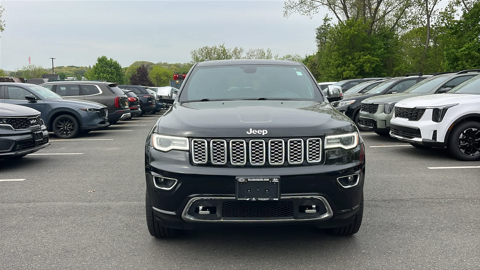 Used 2017 Jeep Grand Cherokee Overland AWD/4WD image 2