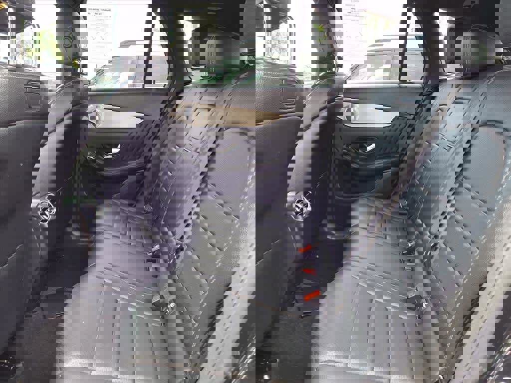 Used 2019 Mercedes-Benz GLC 300 image 22