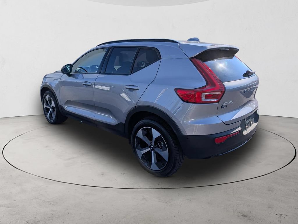 Certified 2026 Volvo XC40 B5 Plus AWD/4WD image 8