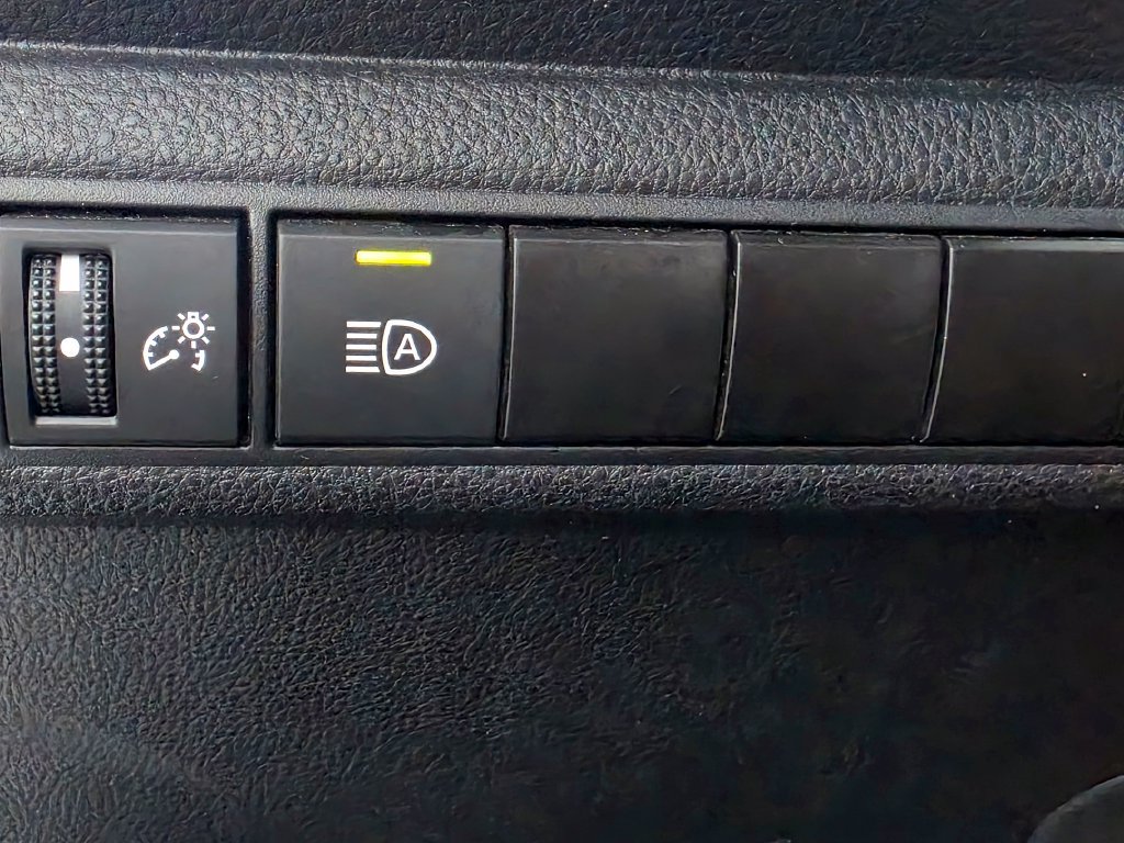 Used 2025 Toyota Corolla LE FWD image 13
