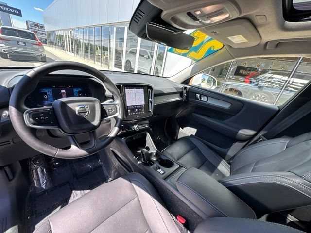 Certified 2025 Volvo XC40 B5 Core AWD/4WD image 21
