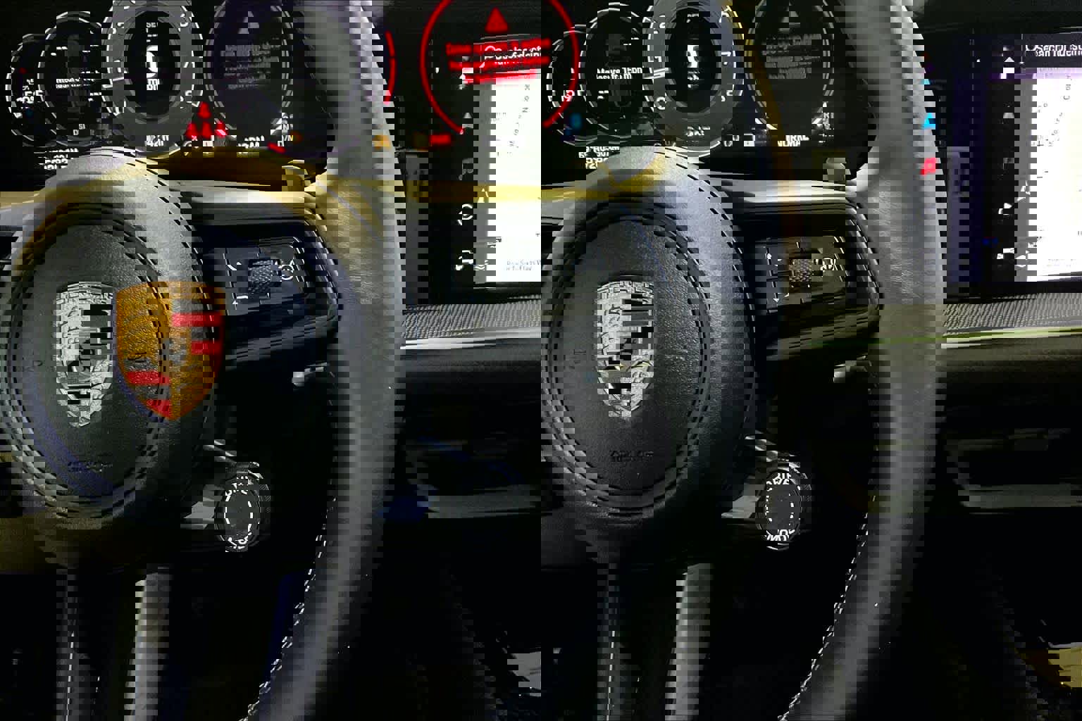 Used 2024 Porsche Cayenne image 22