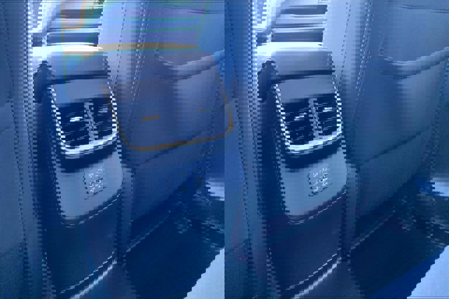 Used 2025 Subaru Outback Premium image 35