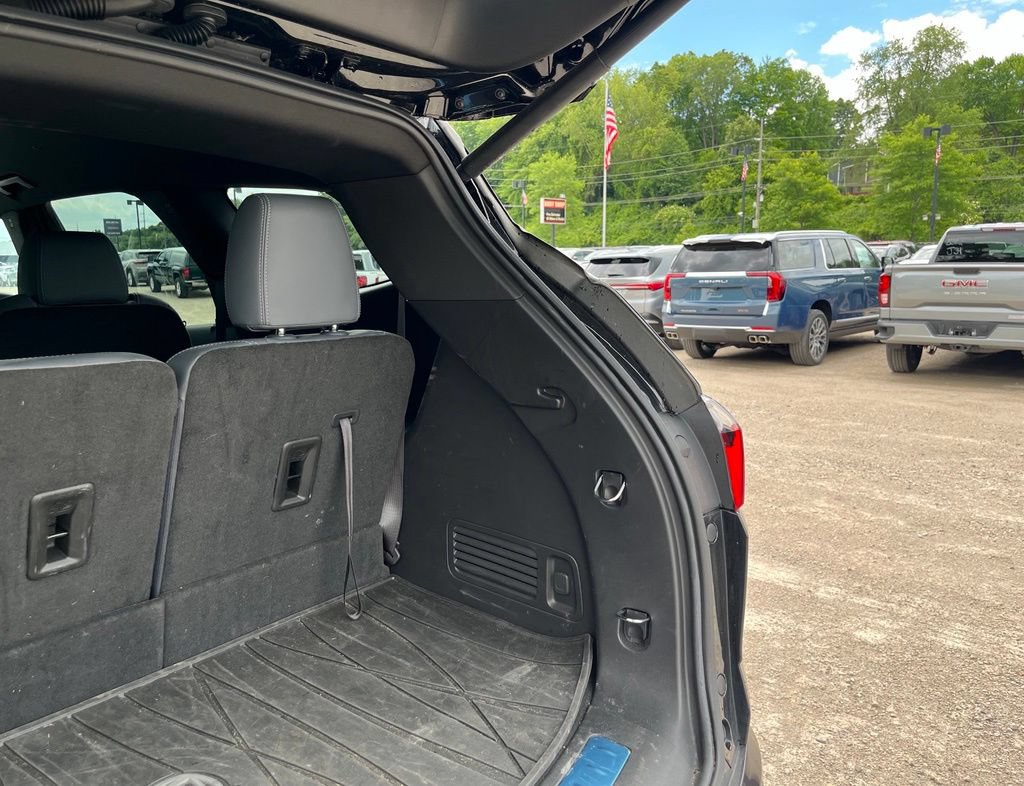Used 2024 Buick Enclave Essence w/ Trailering Package, 5000 lbs. AWD/4WD image 10