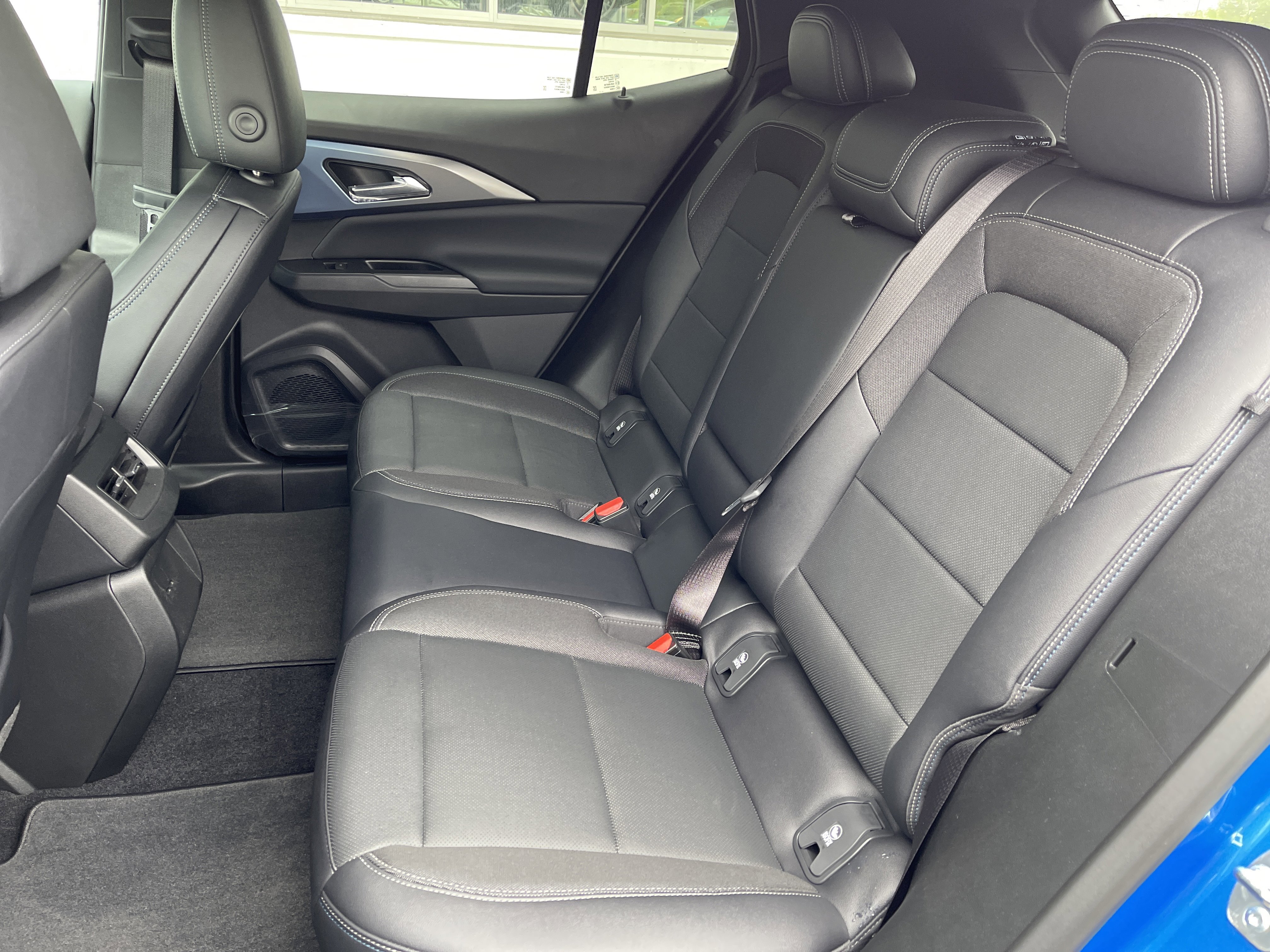 Used 2024 Chevrolet Equinox EV LT w/ LPO, Blackout Package image 35