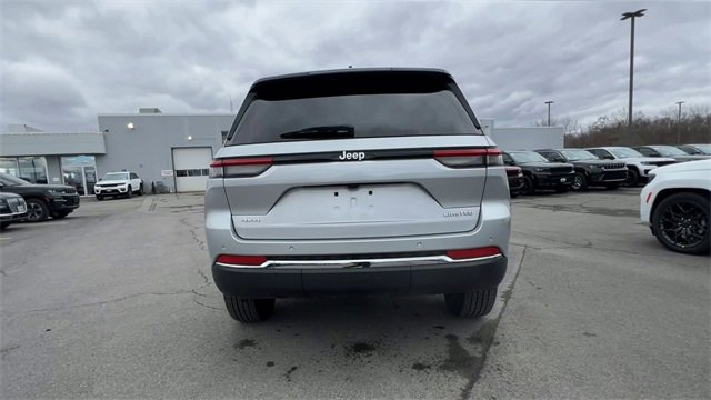 Used 2025 Jeep Grand Cherokee Limited image 7