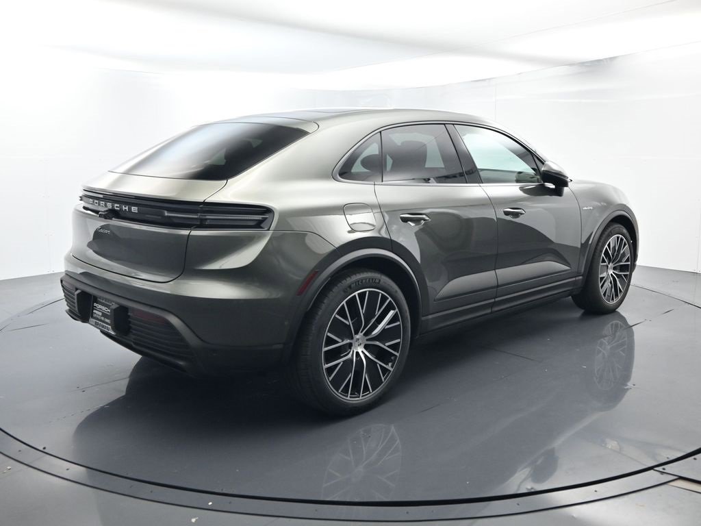 Used 2025 Porsche Macan Electric image 15