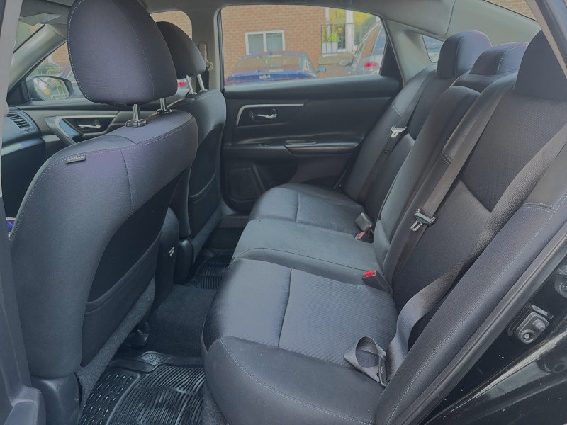Used 2018 Nissan Altima FWD image 21