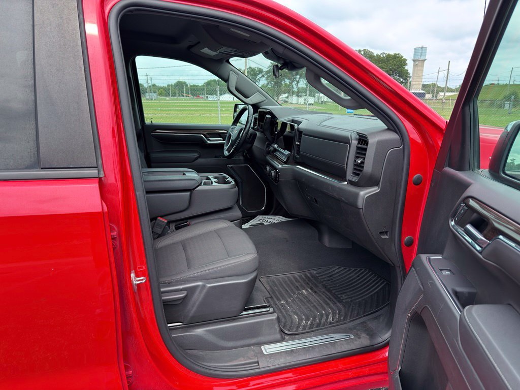 Used 2023 Chevrolet Silverado 1500 LT AWD/4WD image 32