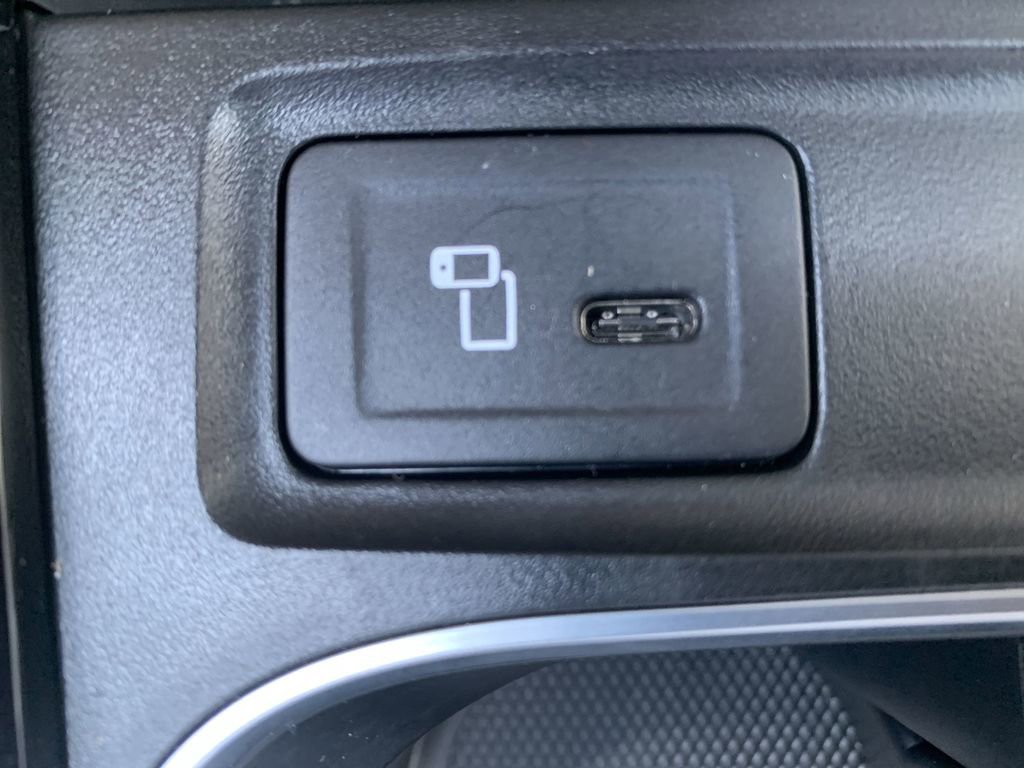 Certified 2023 Mercedes-Benz EQB 300 4MATIC image 9