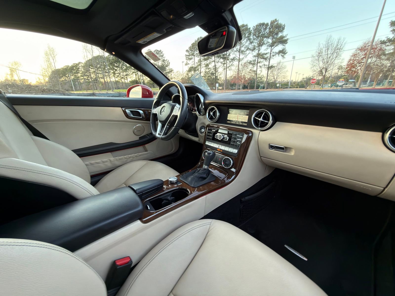 Used 2015 Mercedes-Benz SLK 250 image 12